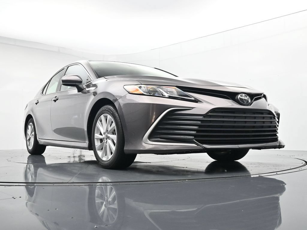 Used 2024 Toyota Camry LE FWD image 33