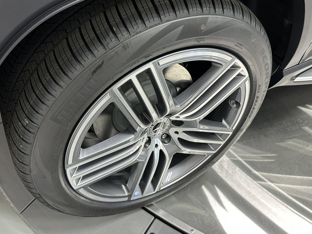 New 2026 Mercedes-Benz GLS 450 4MATIC image 21