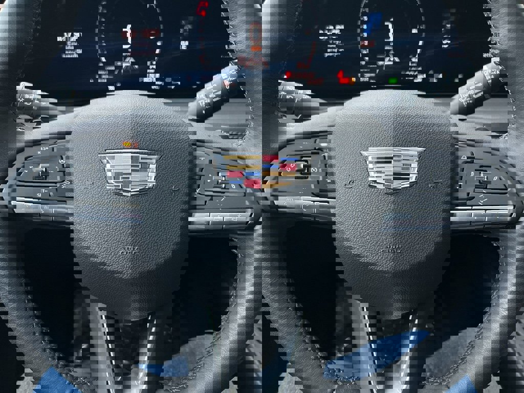 Used 2024 Cadillac XT4 Premium Luxury image 25