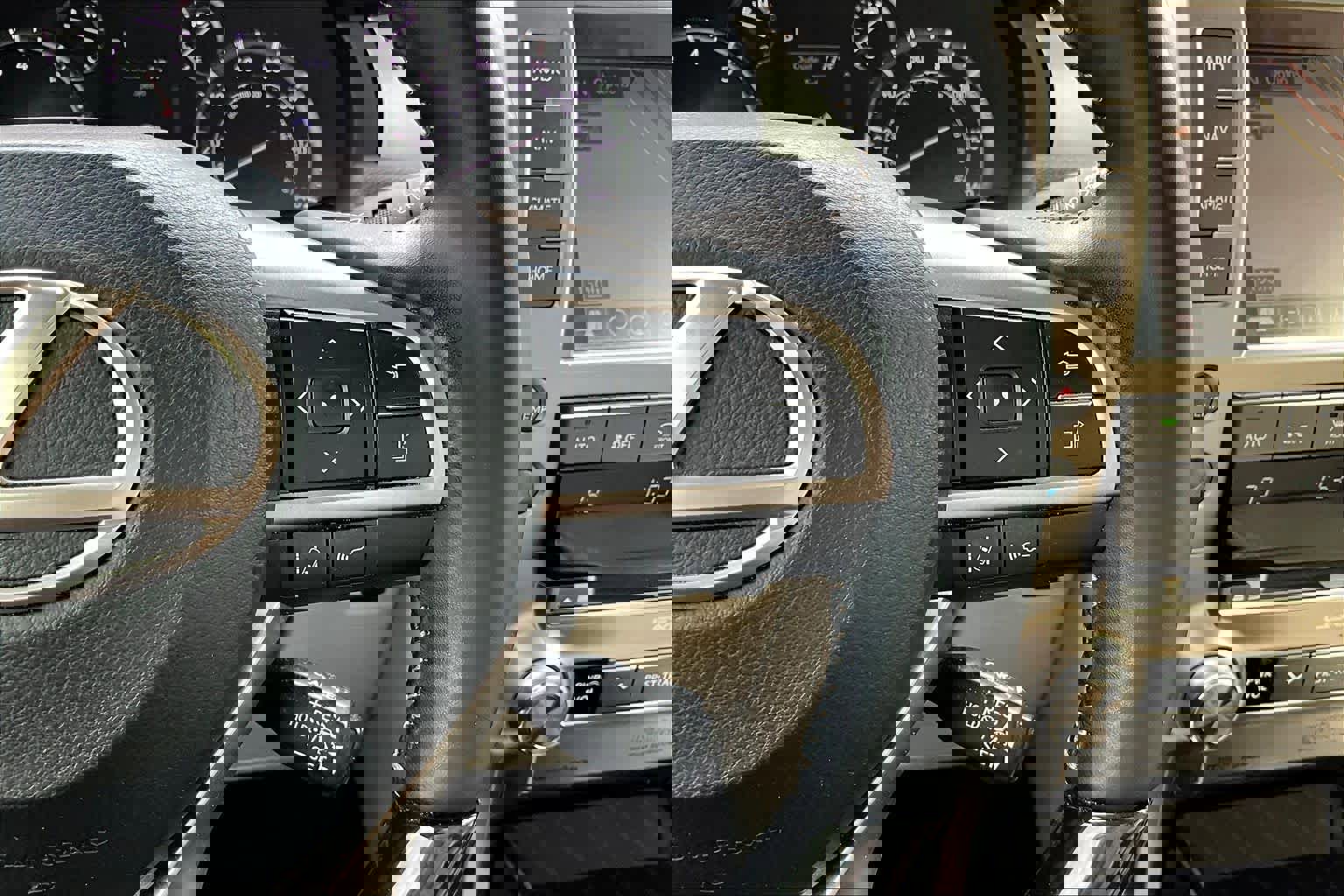 Used 2020 Lexus GX 460 Luxury w/ Accessory Package image 25