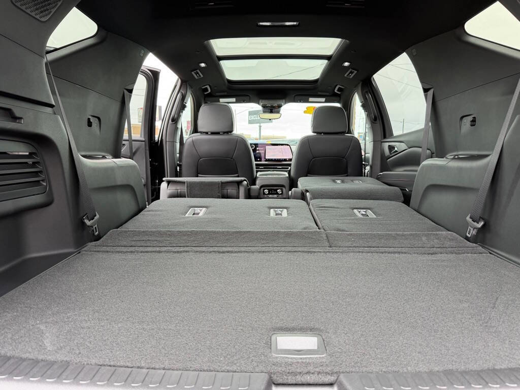 Used 2026 Chevrolet Traverse RS image 51