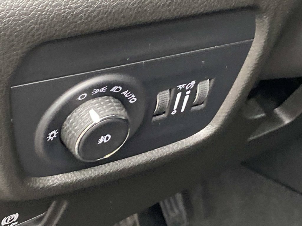 Certified 2024 Jeep Grand Cherokee Limited AWD/4WD image 32
