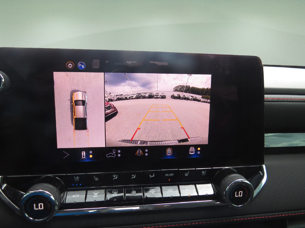 Certified 2025 Chevrolet Colorado Z71 w/ Technology Package AWD/4WD image 25