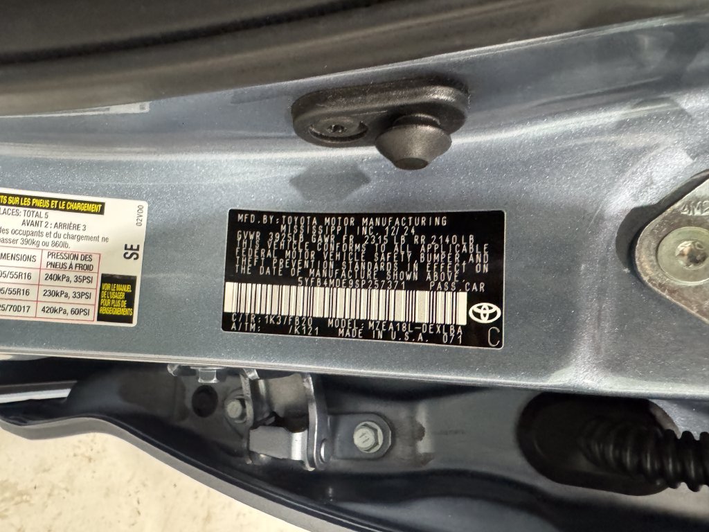 Used 2025 Toyota Corolla LE FWD image 36