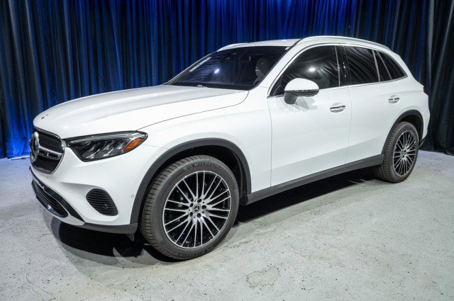 New 2025 Mercedes-Benz GLC 300 image 1