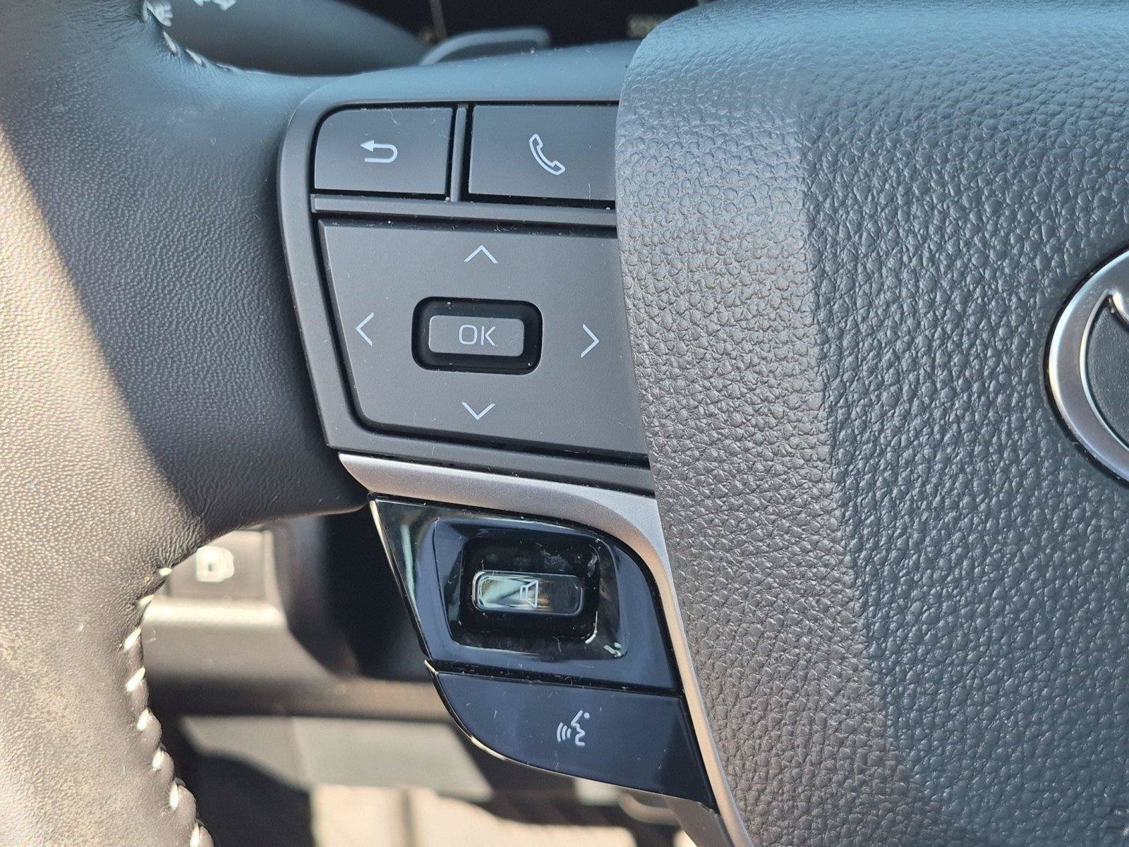 Used 2025 Toyota Camry SE FWD image 28