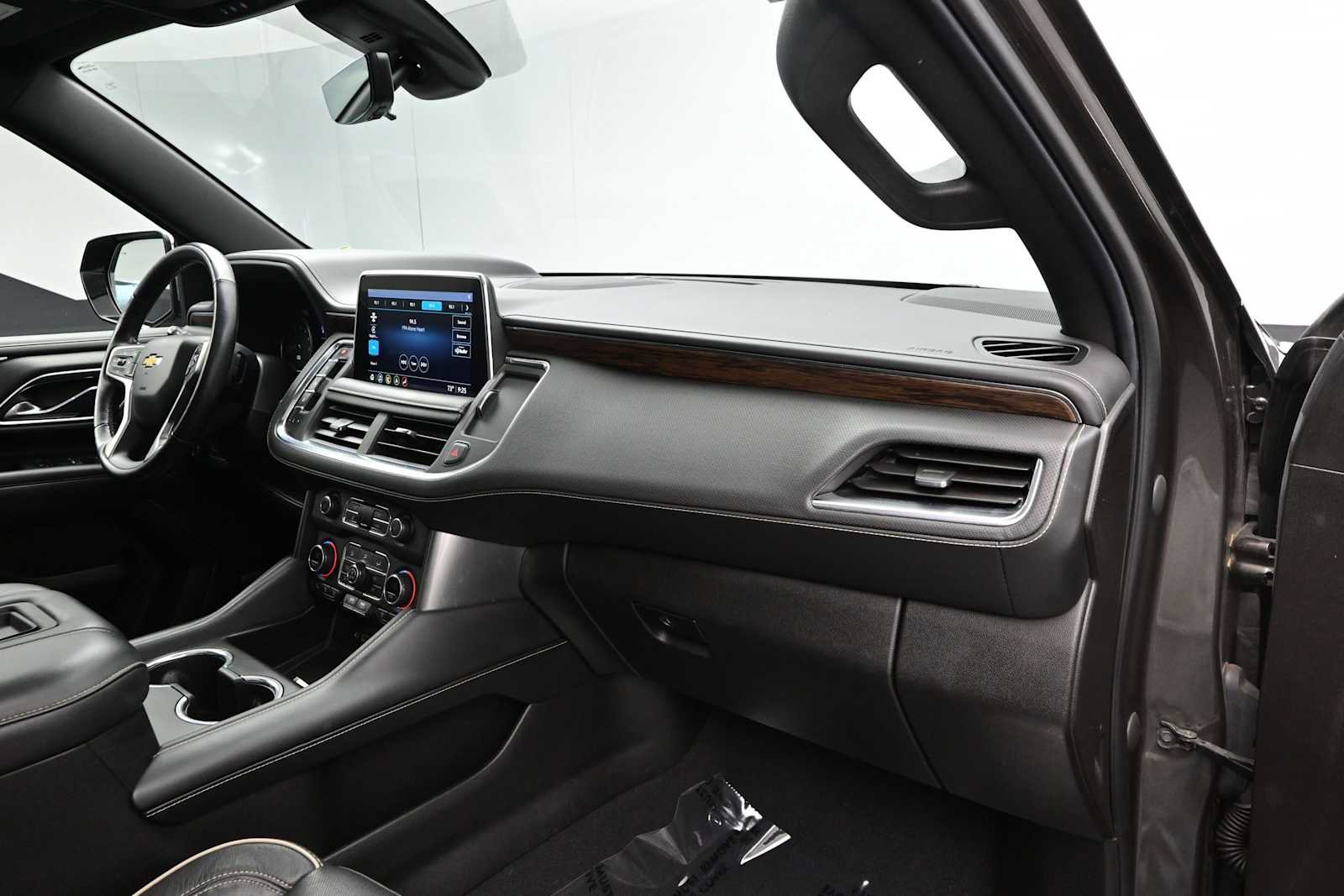 Used 2021 Chevrolet Tahoe Premier w/ Premium Package AWD/4WD image 56