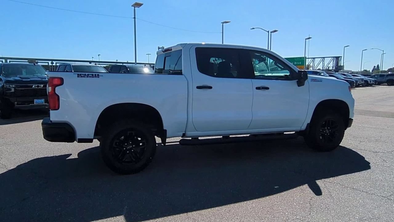 Used 2024 Chevrolet Silverado 1500 LT Trail Boss w/ Convenience Package II AWD/4WD image 8