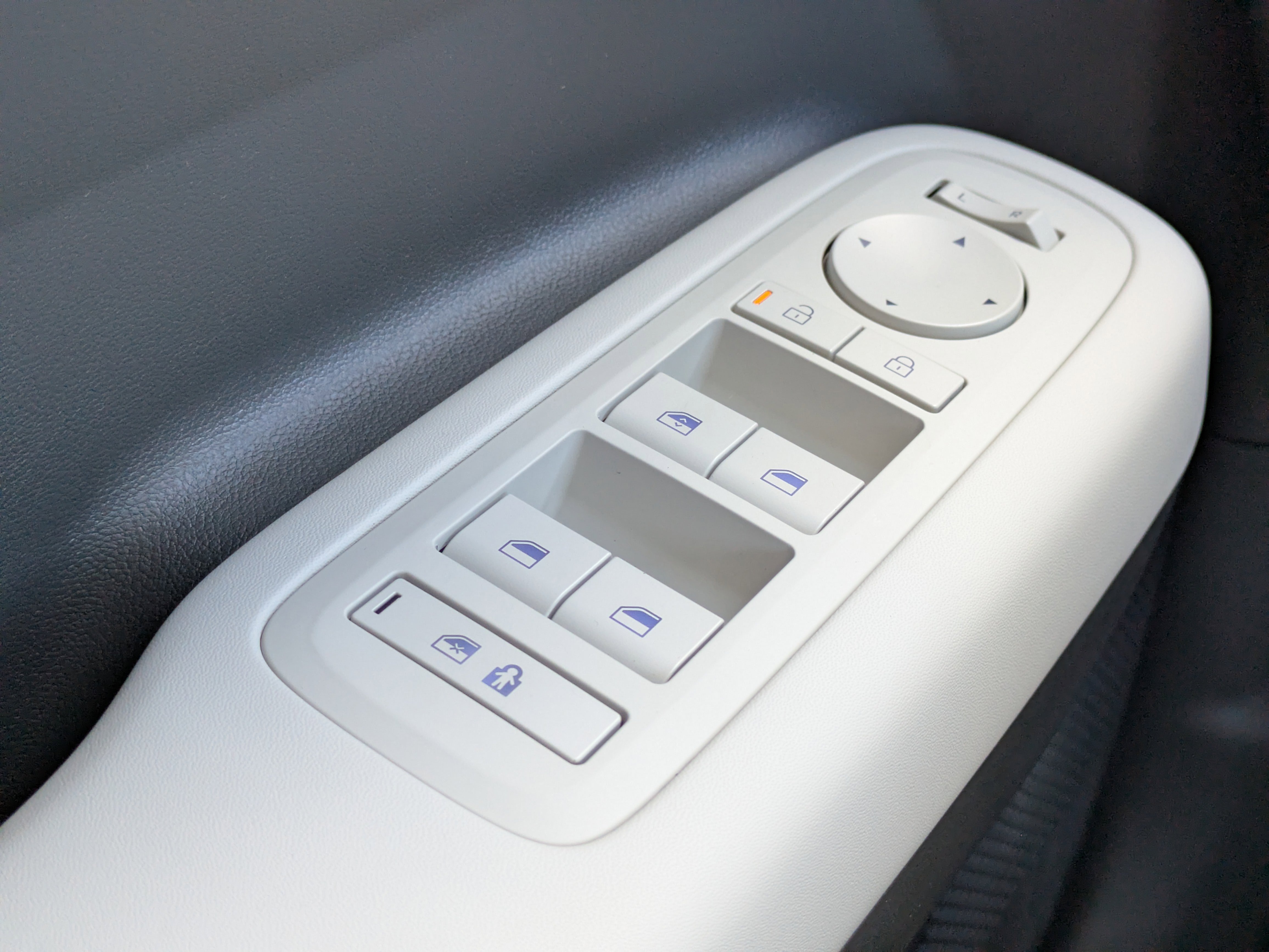 New 2026 Hyundai Santa Fe SE image 21