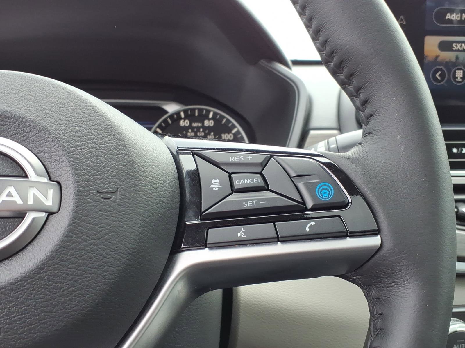 Used 2024 Nissan Altima 2.5 SL FWD image 26