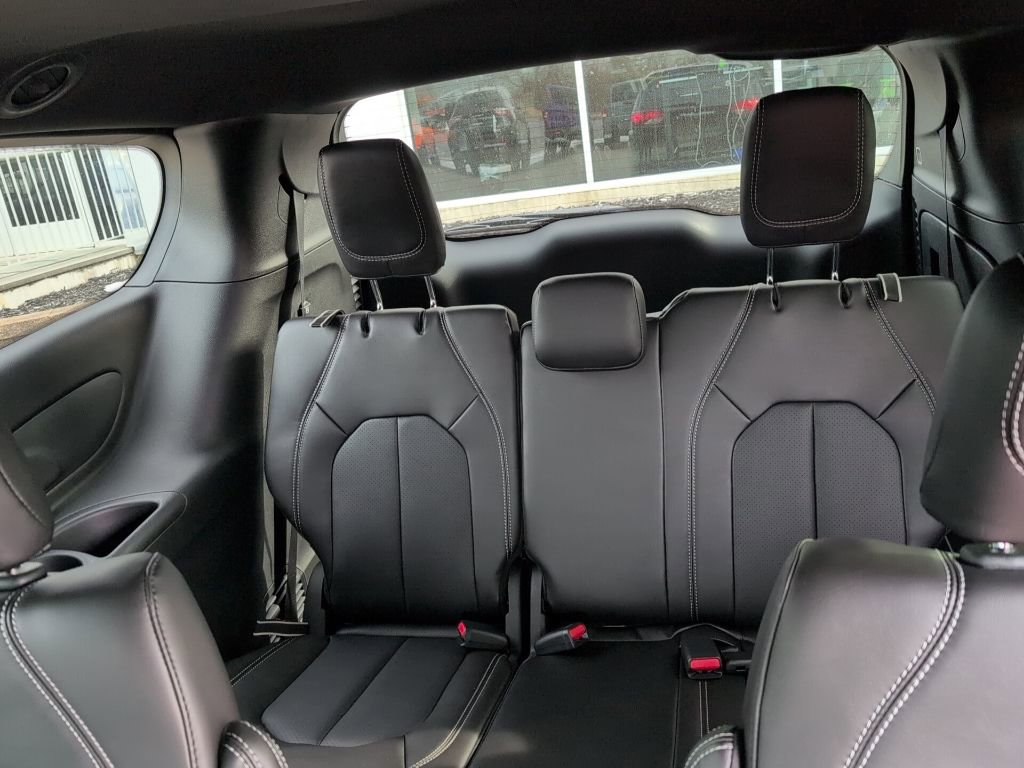 New 2026 Chrysler Voyager LX FWD image 18