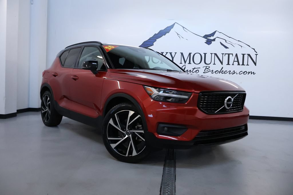 Used 2020 Volvo XC40 T5 R-Design