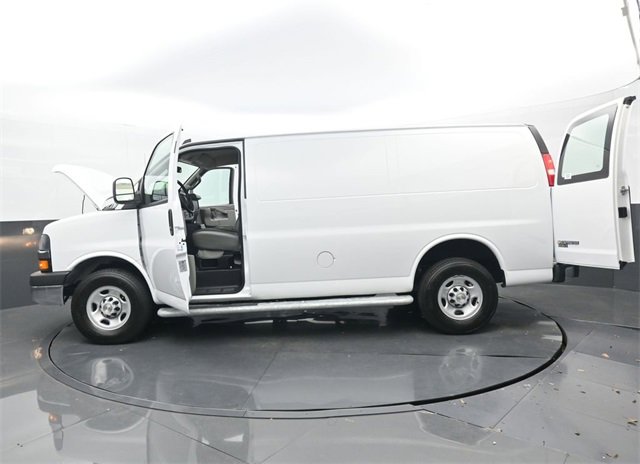 Used 2024 Chevrolet Express 2500 w/ Driver Convenience Package image 29