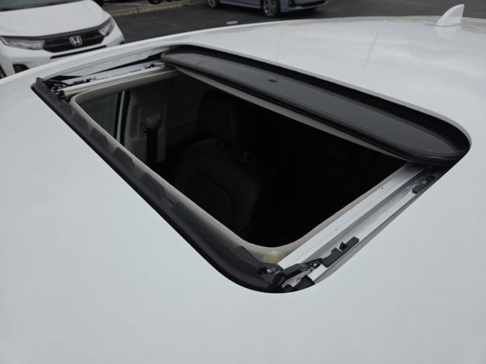 New 2027 Honda HR-V EX-L image 4