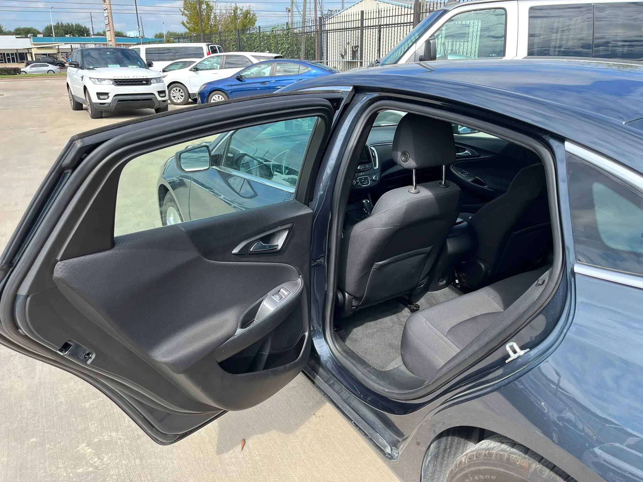 Used 2020 Chevrolet Malibu LS FWD image 25