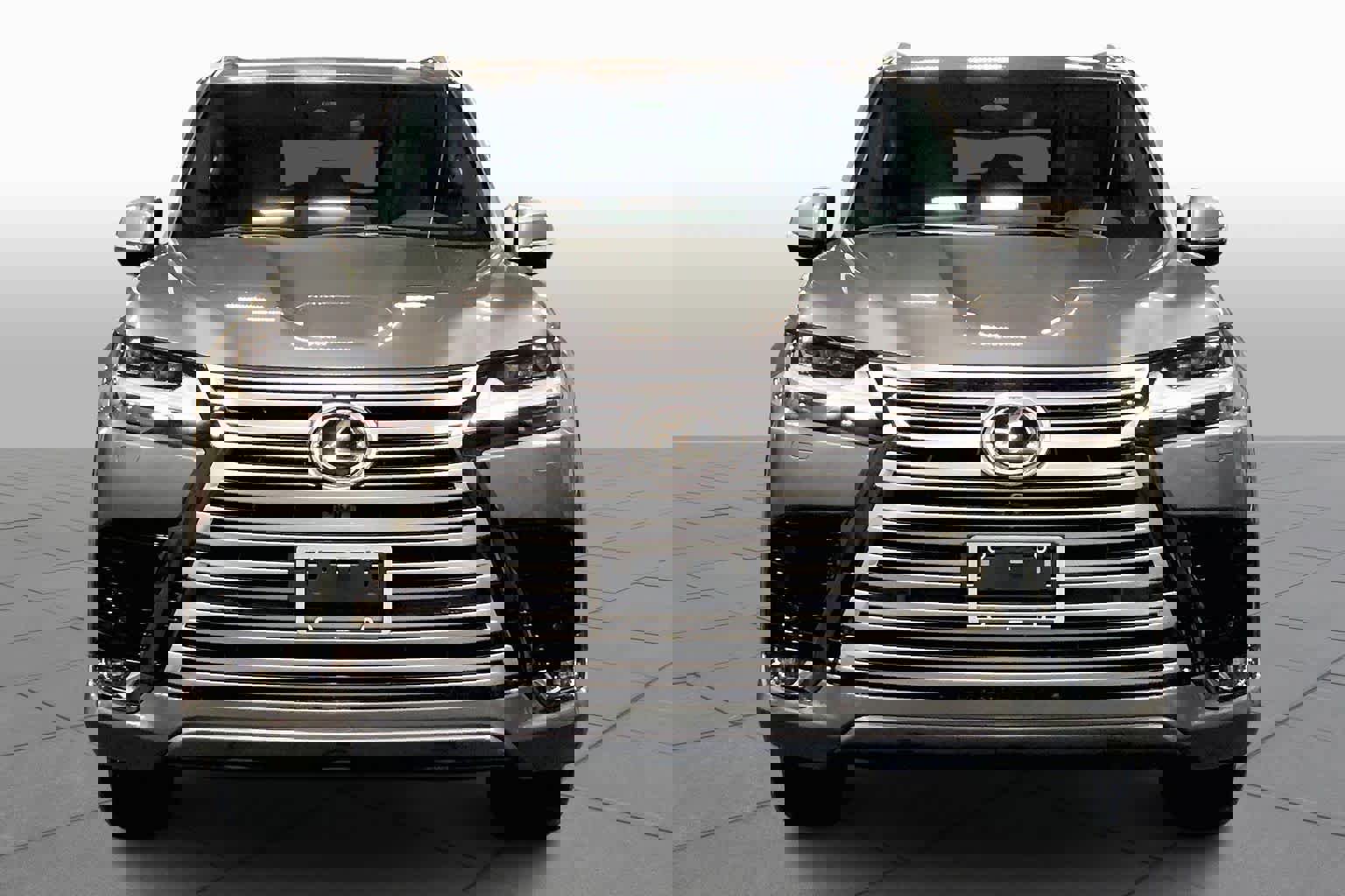 New 2026 Lexus LX 600 4WD w/ Luxury Package image 3