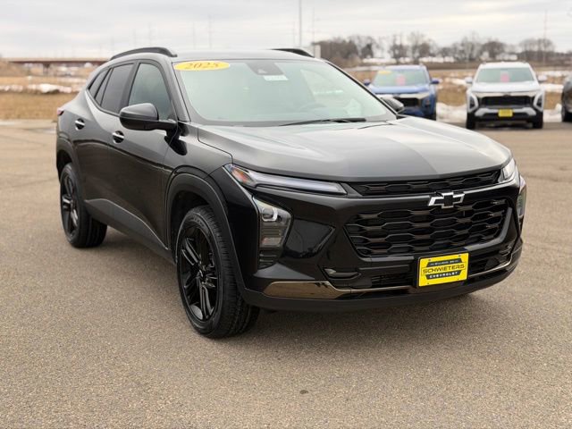 Used 2025 Chevrolet Trax ACTIV image 3