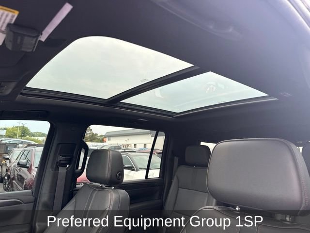 Used 2022 Chevrolet Suburban RST w/ Luxury Package AWD/4WD image 11