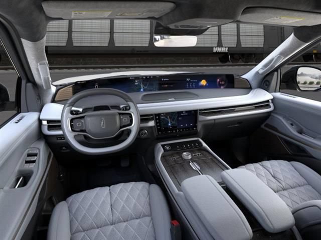 New 2026 Lincoln Navigator Black Label AWD/4WD image 9
