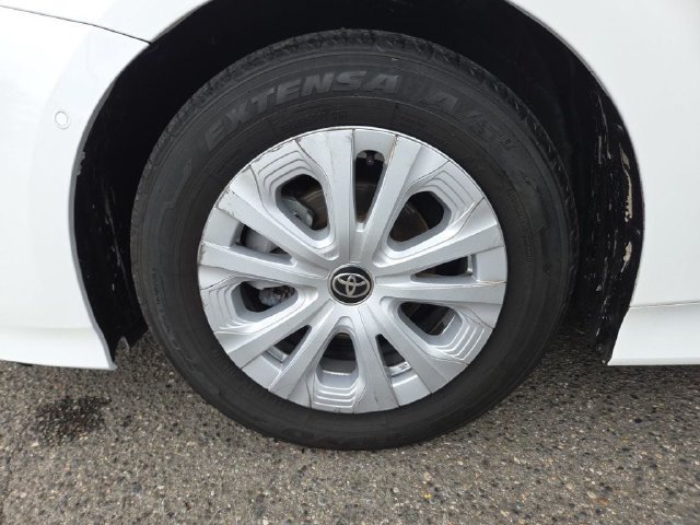 Used 2022 Toyota Prius LE FWD image 26