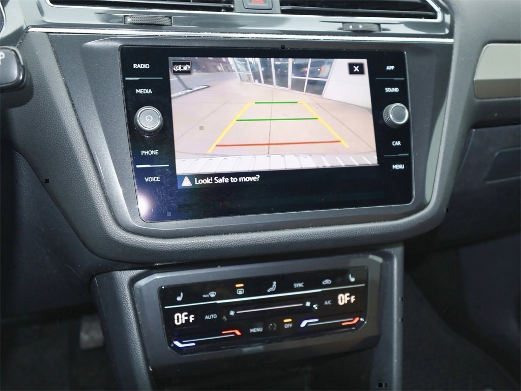 Certified 2022 Volkswagen Tiguan SE image 18