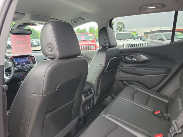 Used 2024 GMC Terrain SLT AWD/4WD image 30