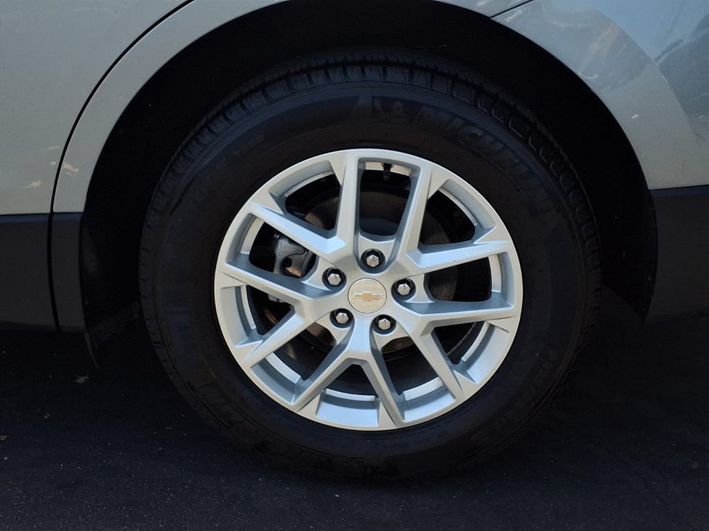 Used 2024 Chevrolet Equinox LS FWD image 4