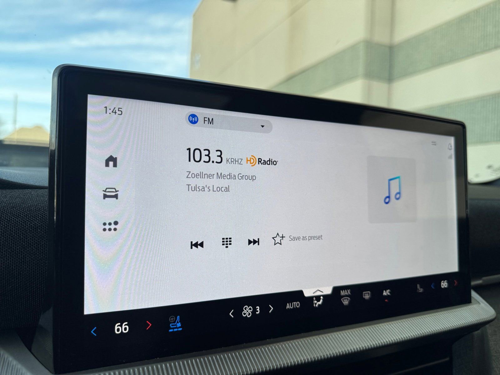 Used 2025 Ford Explorer Platinum image 28