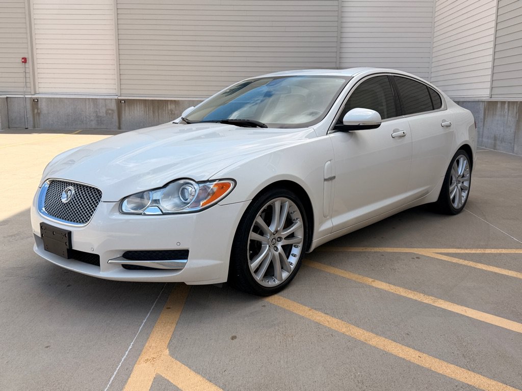 Used 2010 Jaguar XF Premium RWD image 7