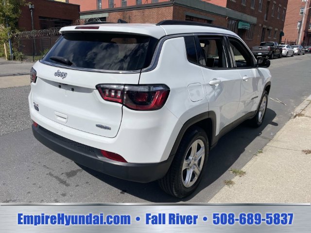 Used 2024 Jeep Compass Latitude AWD/4WD image 8