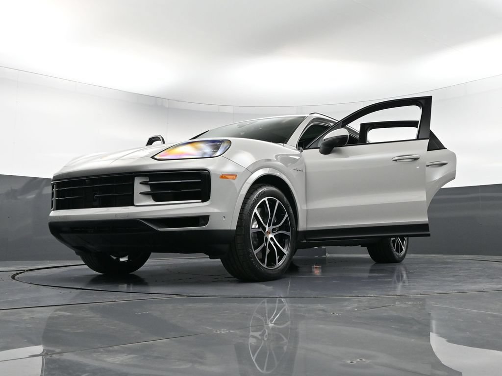 Certified 2026 Porsche Cayenne E-Hybrid AWD/4WD image 39