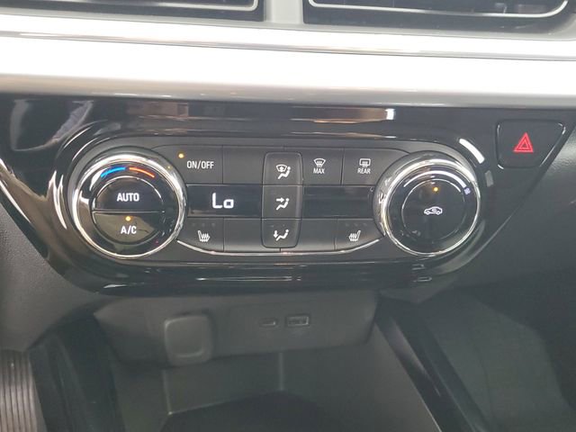 Used 2024 Chevrolet Trax LT w/ Driver Confidence Package image 29