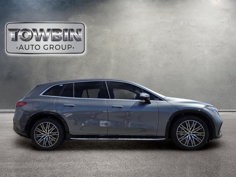 Used 2025 Mercedes-Benz EQS 580 4MATIC SUV image 3