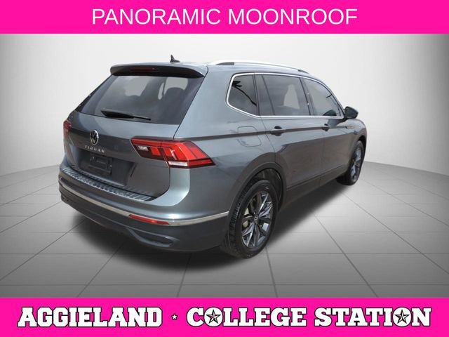 Used 2023 Volkswagen Tiguan SE w/ Panoramic Sunroof Package FWD image 4