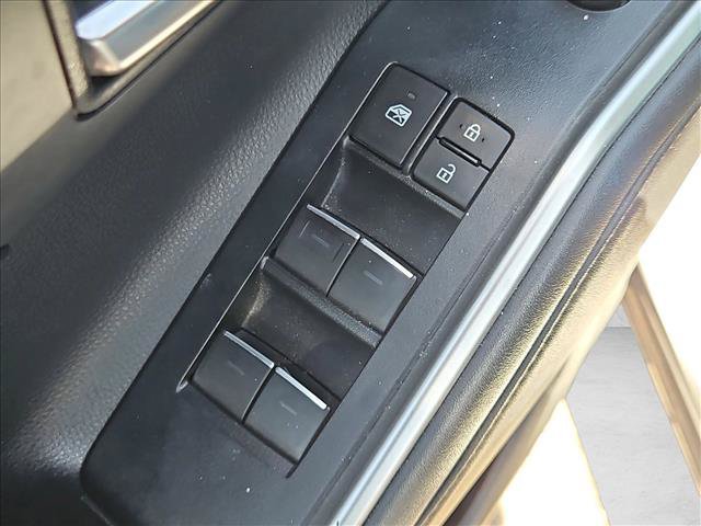 Used 2023 Toyota Highlander Bronze Edition FWD image 20