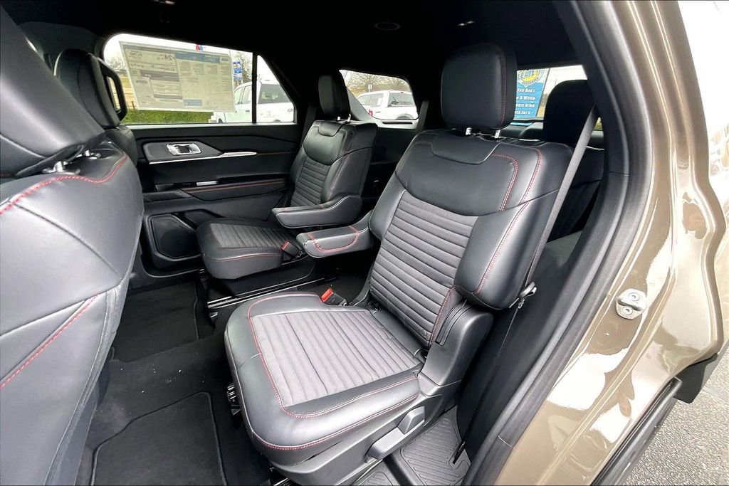 New 2026 Ford Explorer ST-Line w/ ST-Line Street Pack image 10