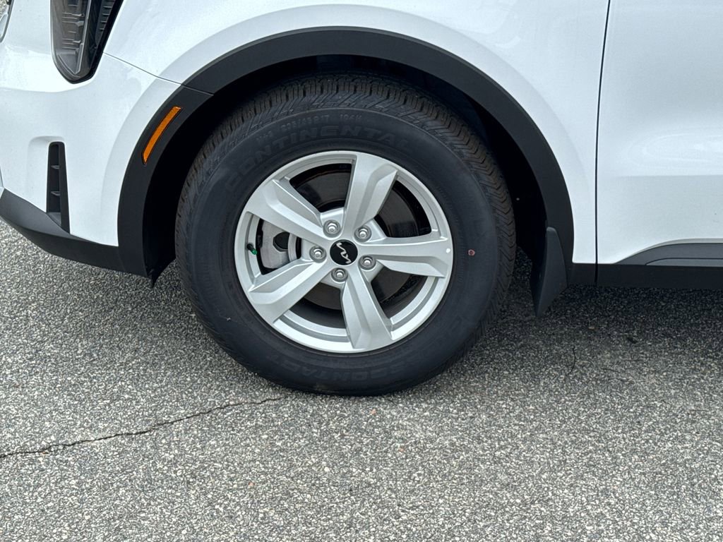 New 2025 Kia Sorento LX image 11