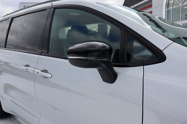 Used 2024 Chrysler Pacifica Limited w/ S Appearance Package image 2
