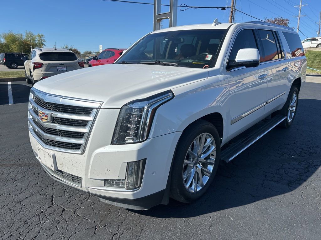 Used 2019 Cadillac Escalade ESV Premium Luxury image 1