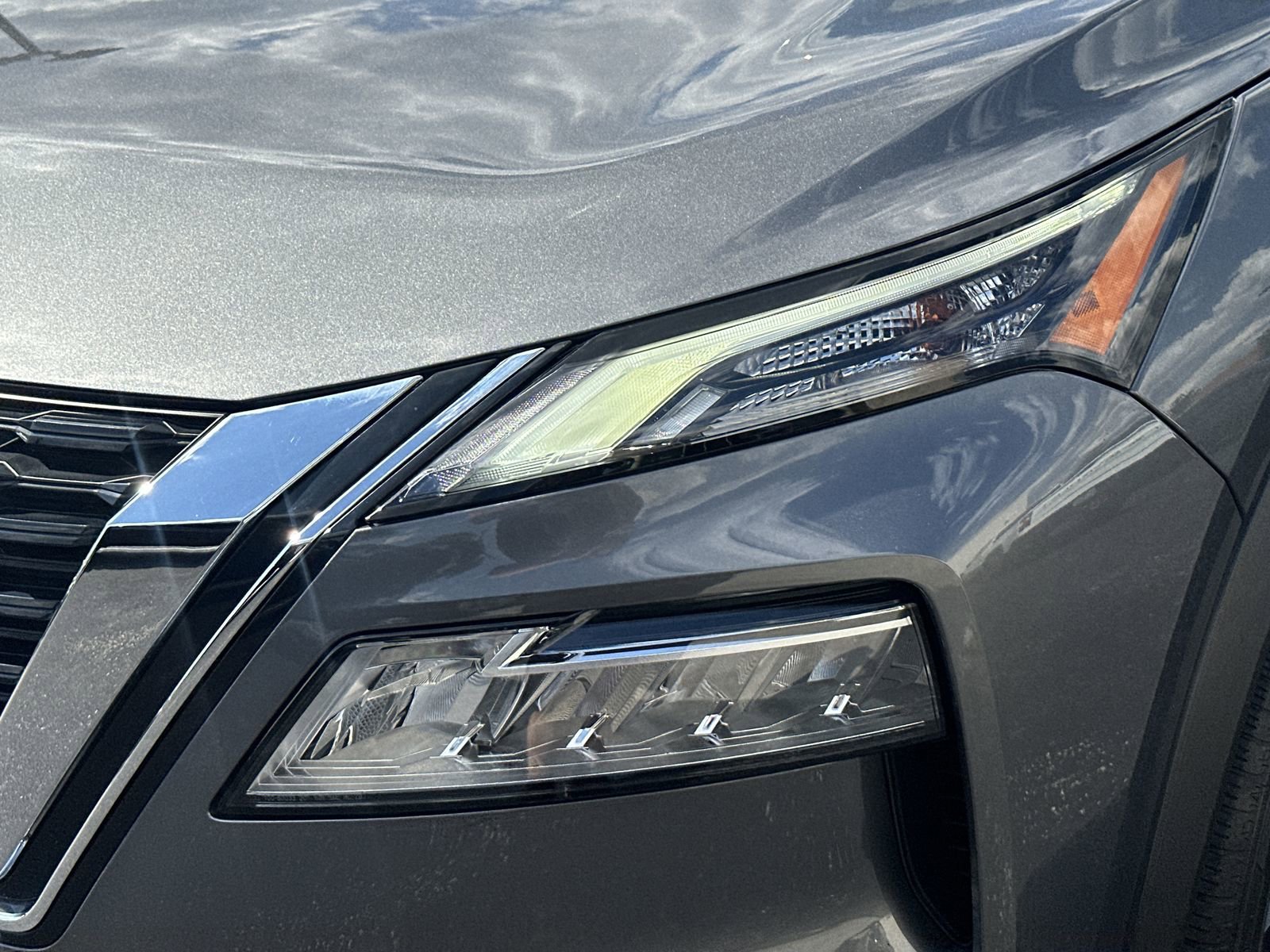 Used 2023 Nissan Rogue SV FWD image 11