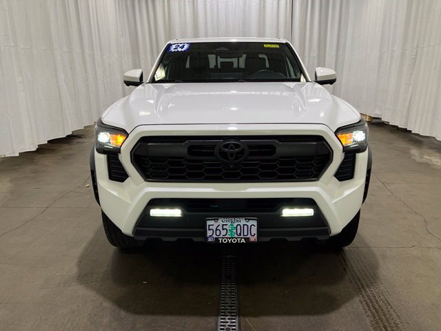 Used 2024 Toyota Tacoma TRD Off-Road w/ TRD Off Road Premium Package AWD/4WD image 10