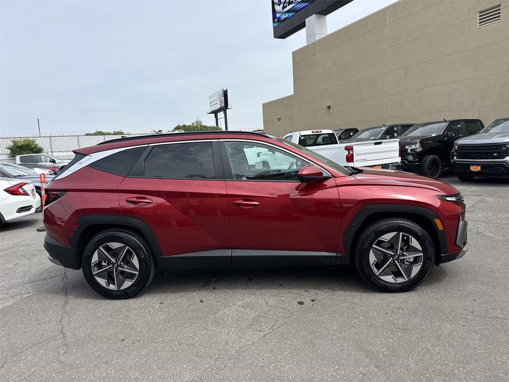 Used 2025 Hyundai Tucson SEL FWD image 2