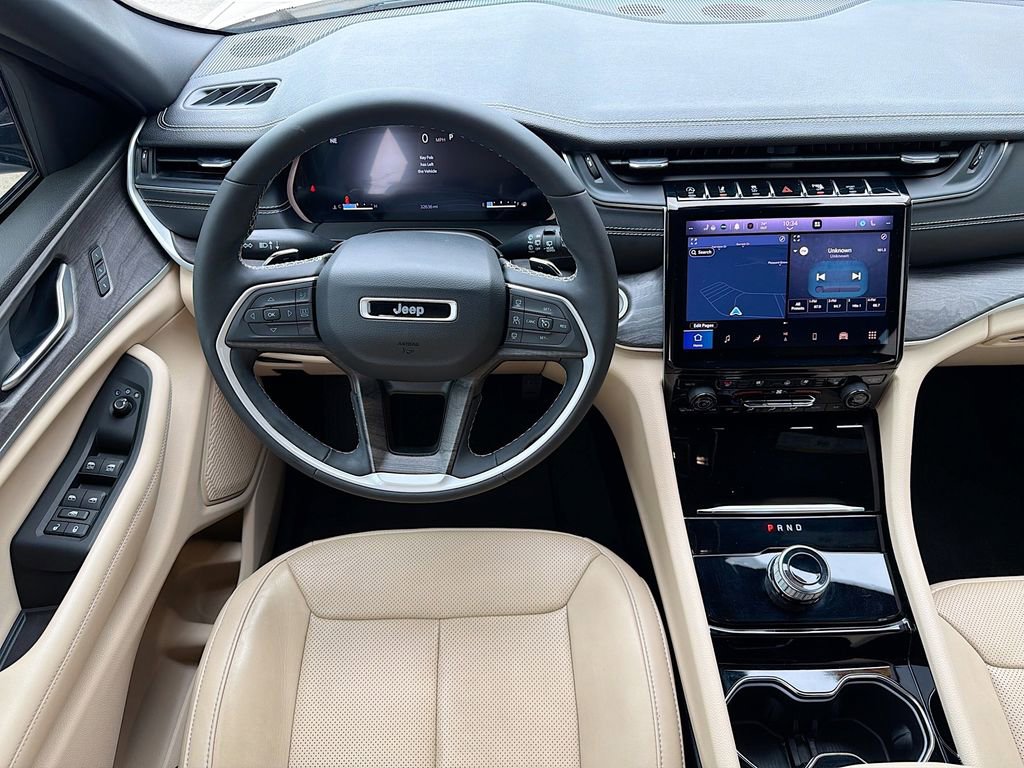 Used 2023 Jeep Grand Cherokee Limited w/ Luxury Tech Group II RWD image 19