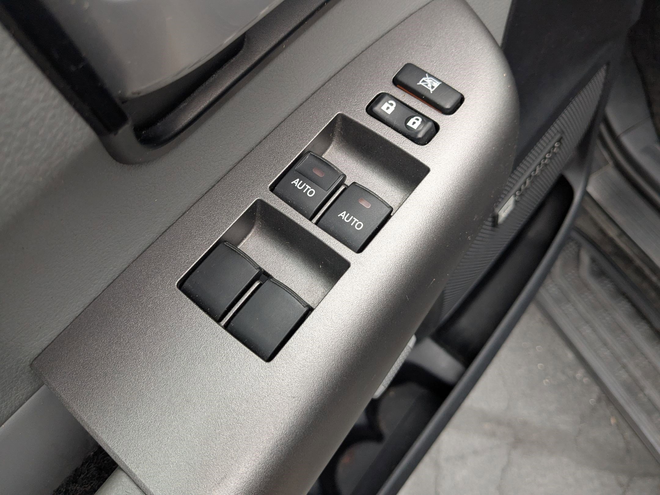 Used 2013 Toyota Sequoia Limited image 15