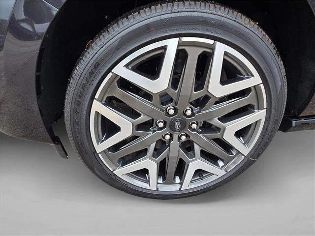 New 2026 Ford Expedition Platinum w/ Platinum Ultimate Package image 10