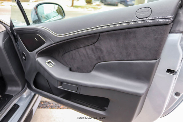 Used 2014 Aston Martin Vanquish Coupe image 33