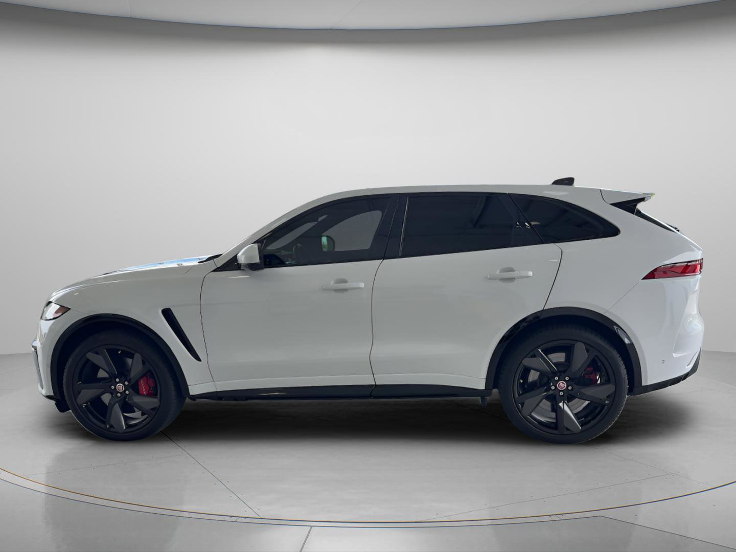 Used 2022 Jaguar F-PACE SVR AWD/4WD image 4