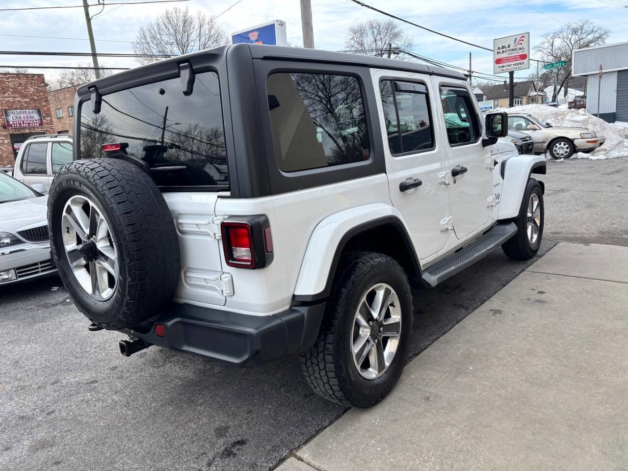 Used 2019 Jeep Wrangler Unlimited Sahara image 5