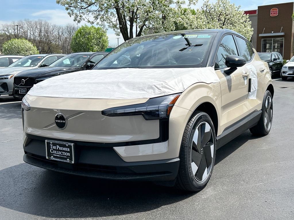 New 2026 Volvo EX30 Plus w/ Protection Package Premier image 5