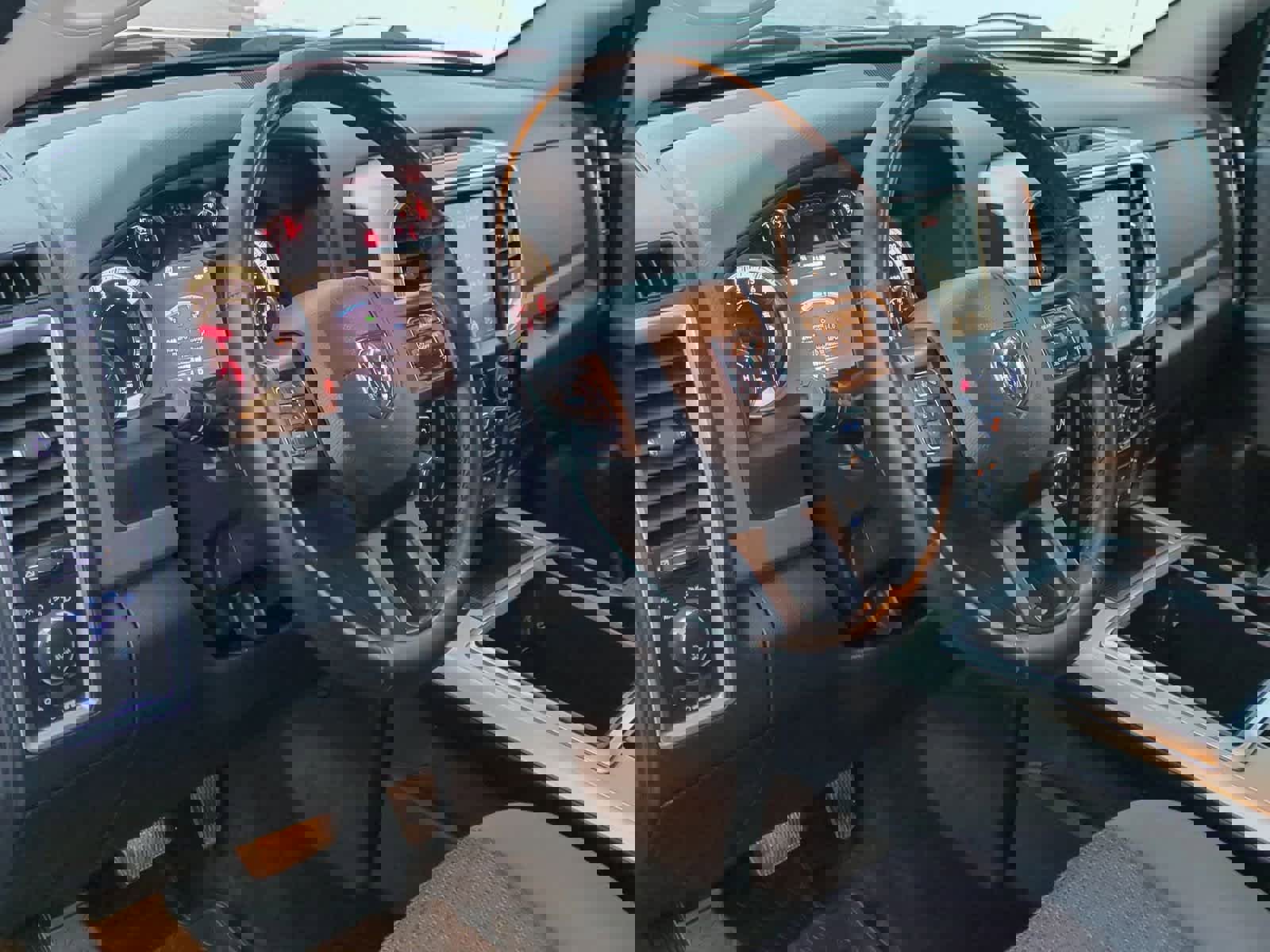 Used 2015 RAM 1500 Outdoorsman image 10